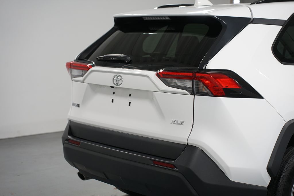 Thumbnail: 2024 Toyota RAV4 - 9