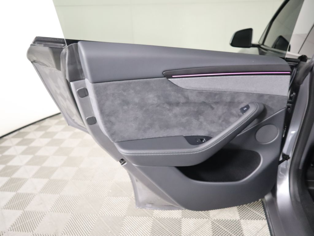 Thumbnail: 2026 Tesla Model Y - 27