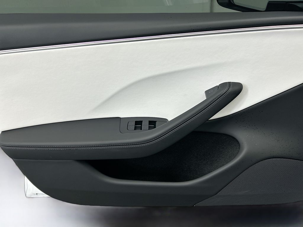 Thumbnail: 2025 Tesla Model 3 - 25