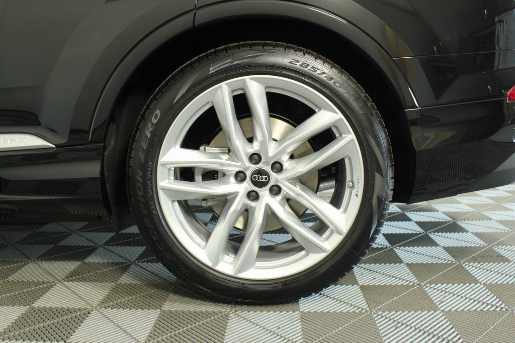 Thumbnail: 2025 Audi Q7 - 10