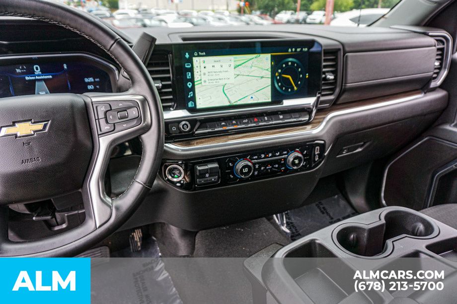 Used 2025 Black Chevrolet LT image 31