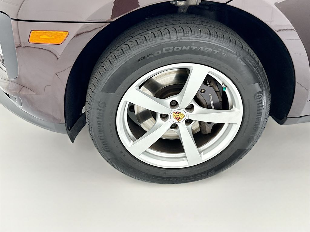 Thumbnail: 2021 Porsche Macan - 29