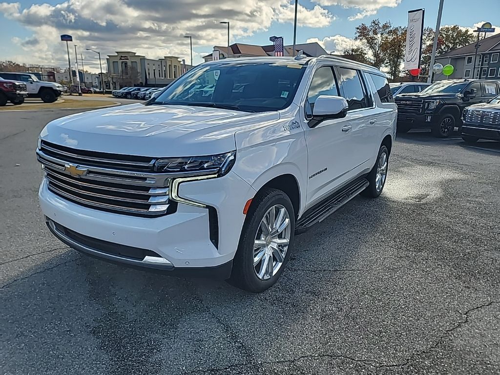 2022 Chevrolet Suburban High Country 3