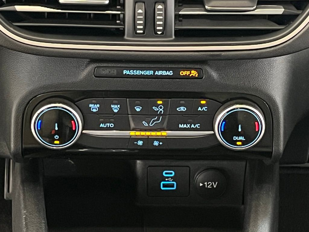 2022 Ford Escape Hybrid SE