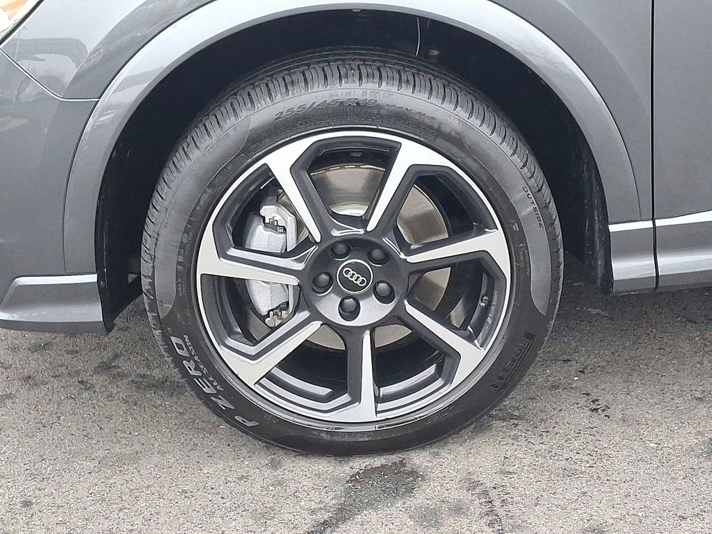 Thumbnail: 2025 Audi Q3 - 8