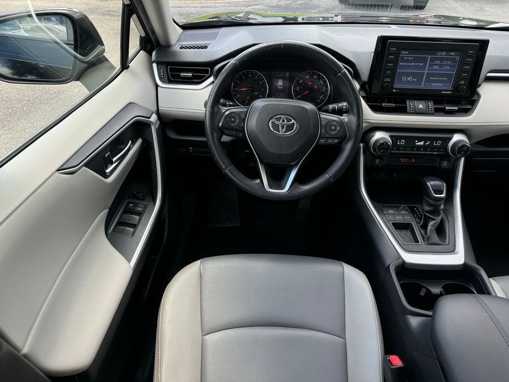 2020 Toyota RAV4 XLE Premium 17