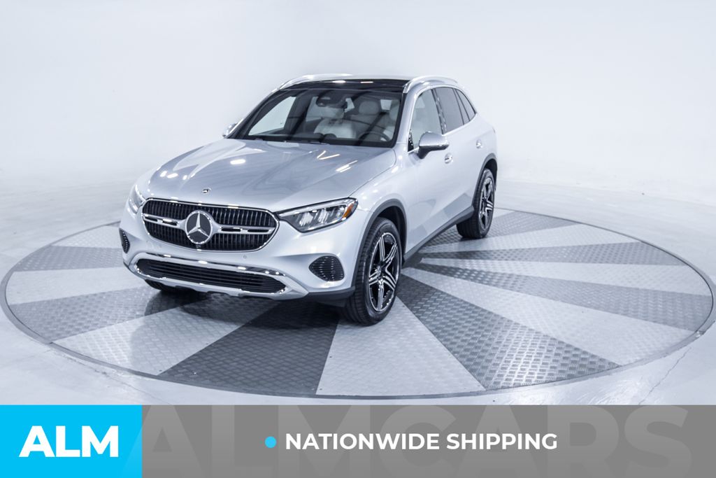 Used 2026 Silver Mercedes-Benz GLC 300 image 2