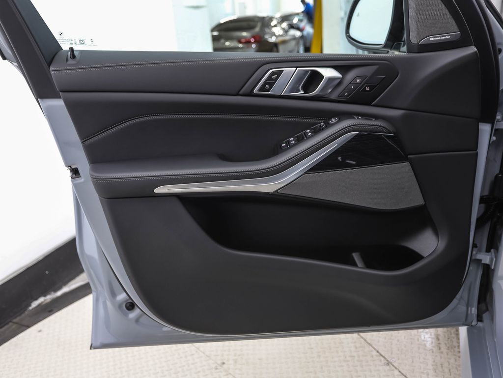 Thumbnail: 2026 BMW X5 - 9