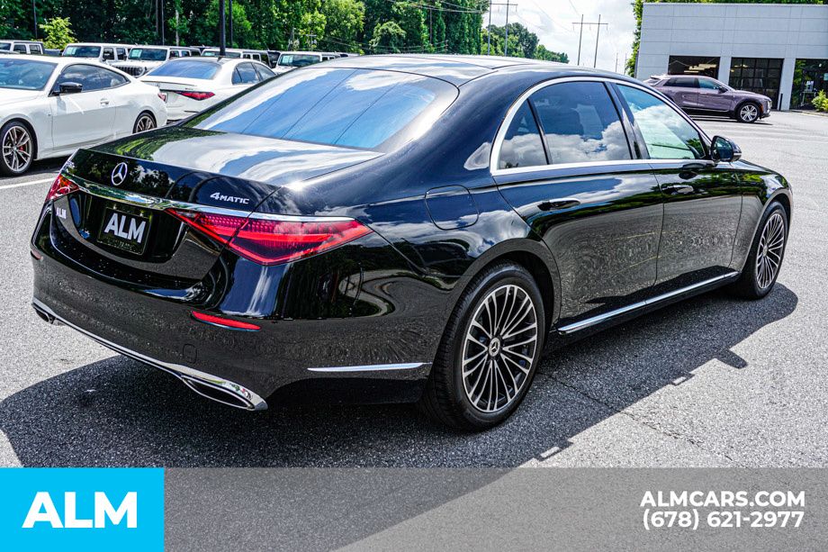 Used 2024 Black Mercedes-Benz S 580e image 6