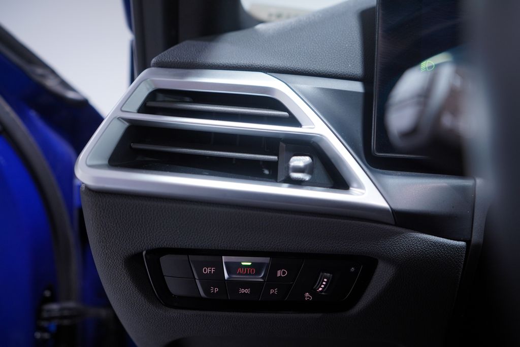 Thumbnail: 2025 BMW 3 Series - 19