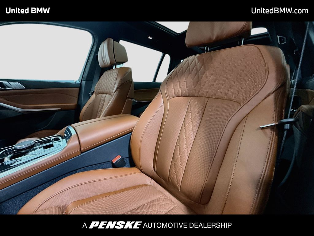 Thumbnail: 2027 BMW X7 - 5