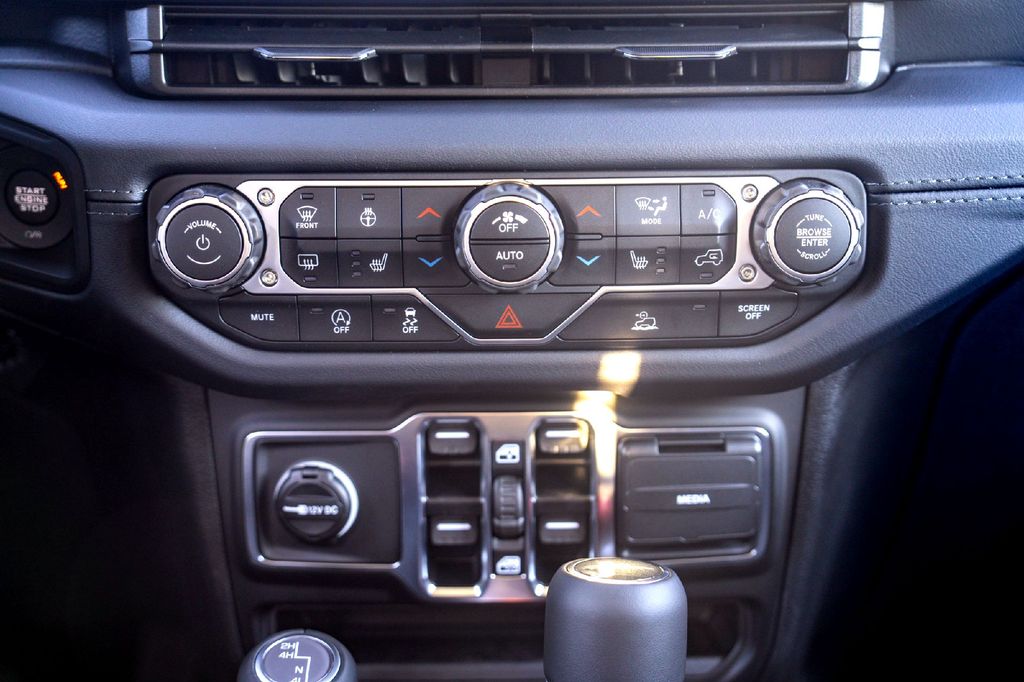 New Car 2025 Jeep Gladiator  For Sale Under $50,000 In Taylor, Texas