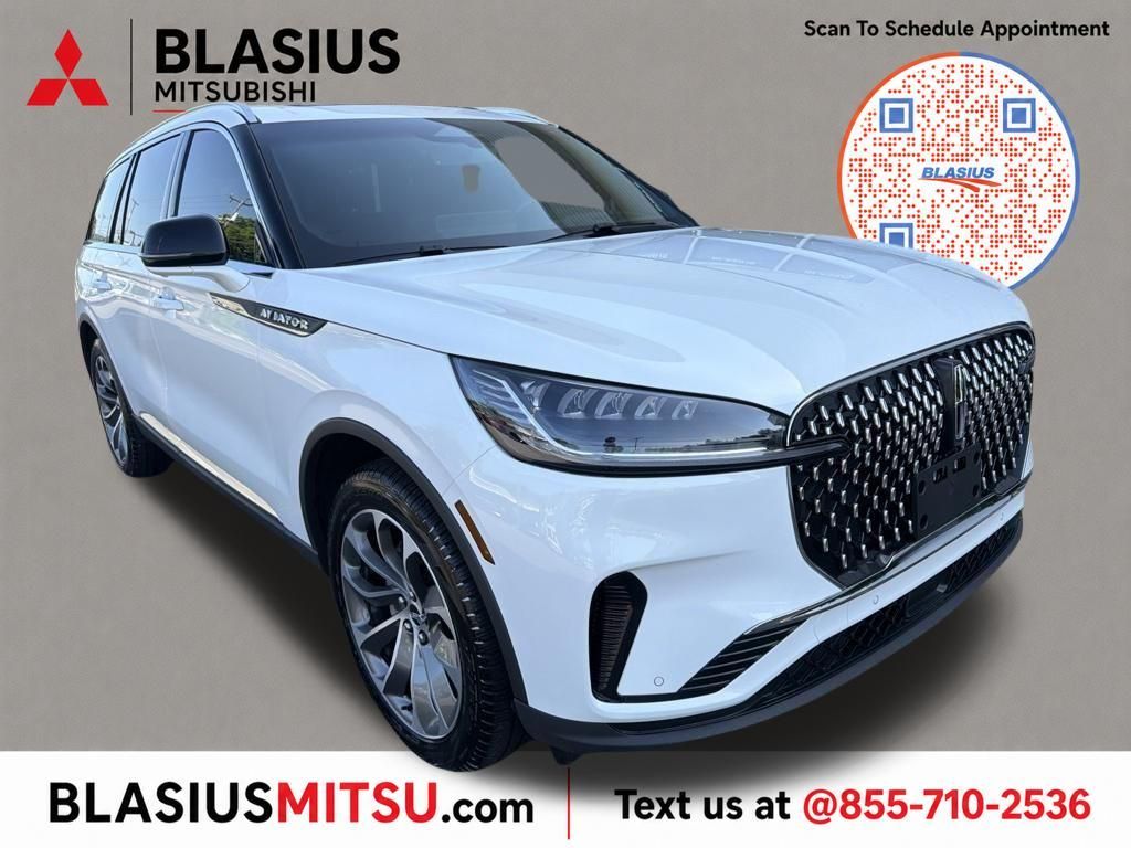 Pristine White Metallic Tri-Coat 2025 Lincoln Aviator SUV / Crossover All-Wheel Drive Automatic