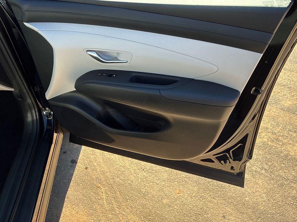 New 2026 Black HYUNDAI SEL image 15