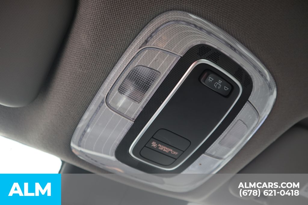 Used 2025 Gray Hyundai SEL Sport image 37