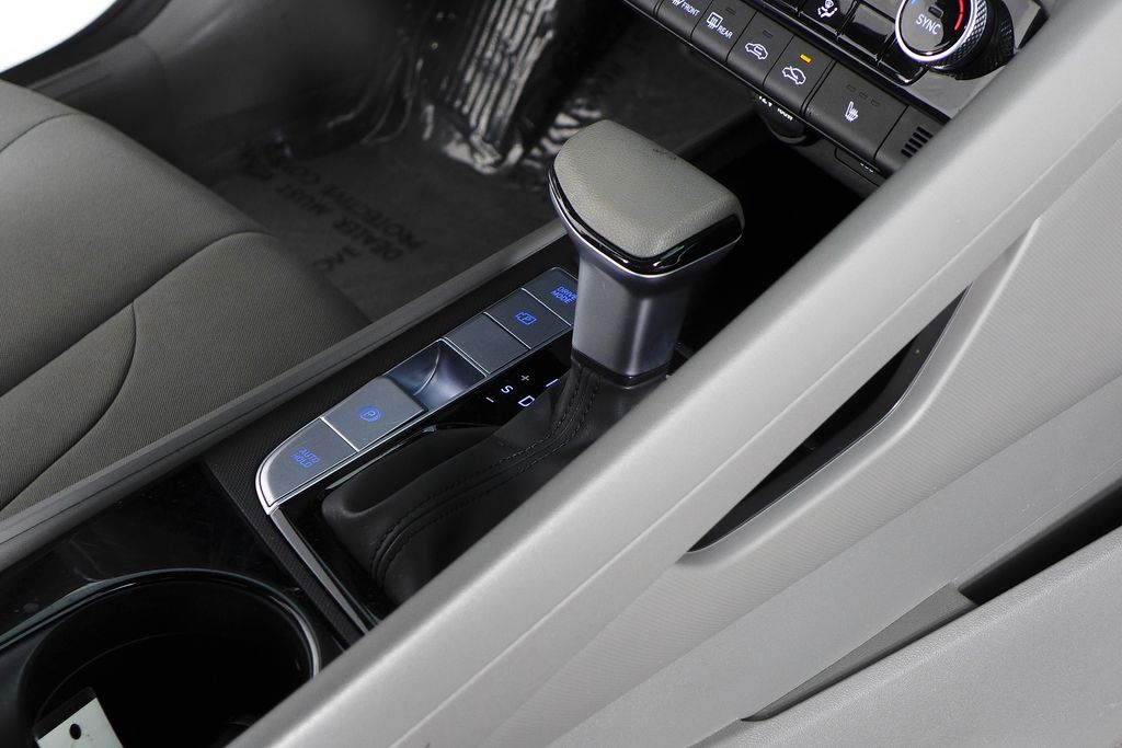 Thumbnail: 2023 Hyundai Elantra - 15