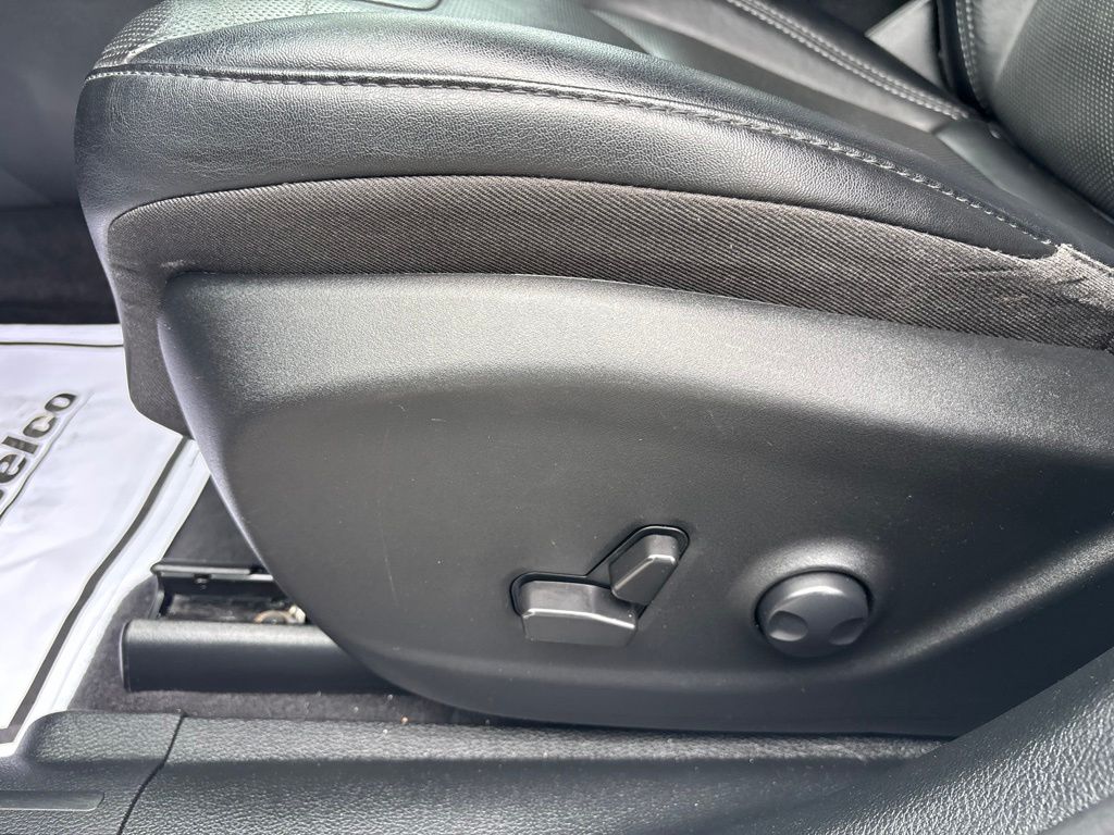 Used 2023 Jeep Cherokee SUV