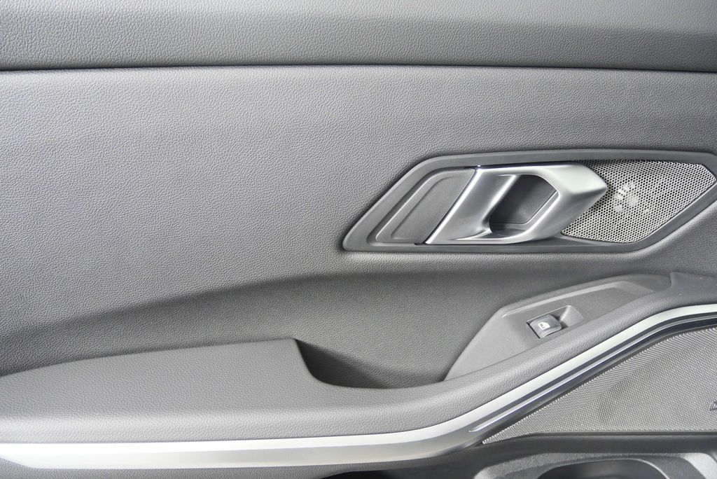 Thumbnail: 2026 BMW 3 Series - 14