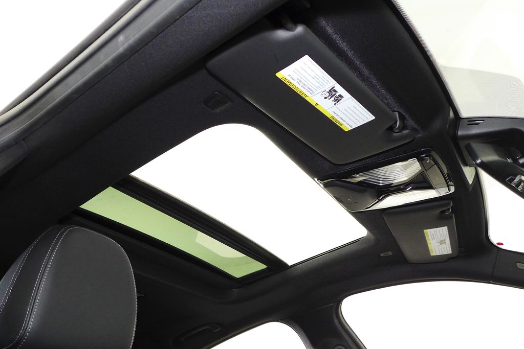 Thumbnail: 2023 BMW i4 - 18