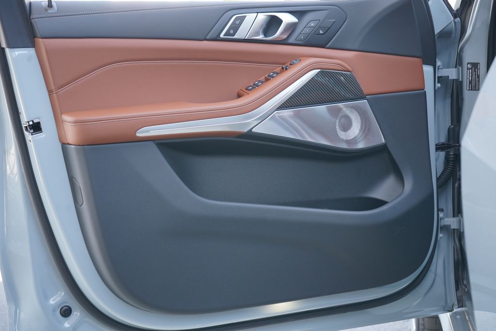 Thumbnail: 2026 BMW X5 - 9