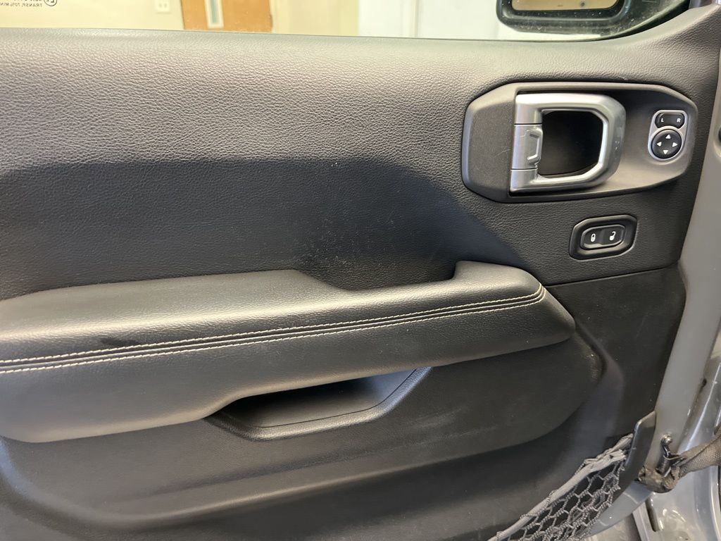 Thumbnail: 2019 Jeep Wrangler - 11