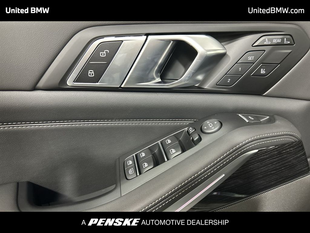 Thumbnail: 2026 BMW X7 - 11