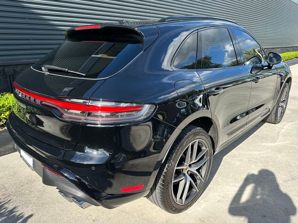 Thumbnail: 2024 Porsche Macan - 9