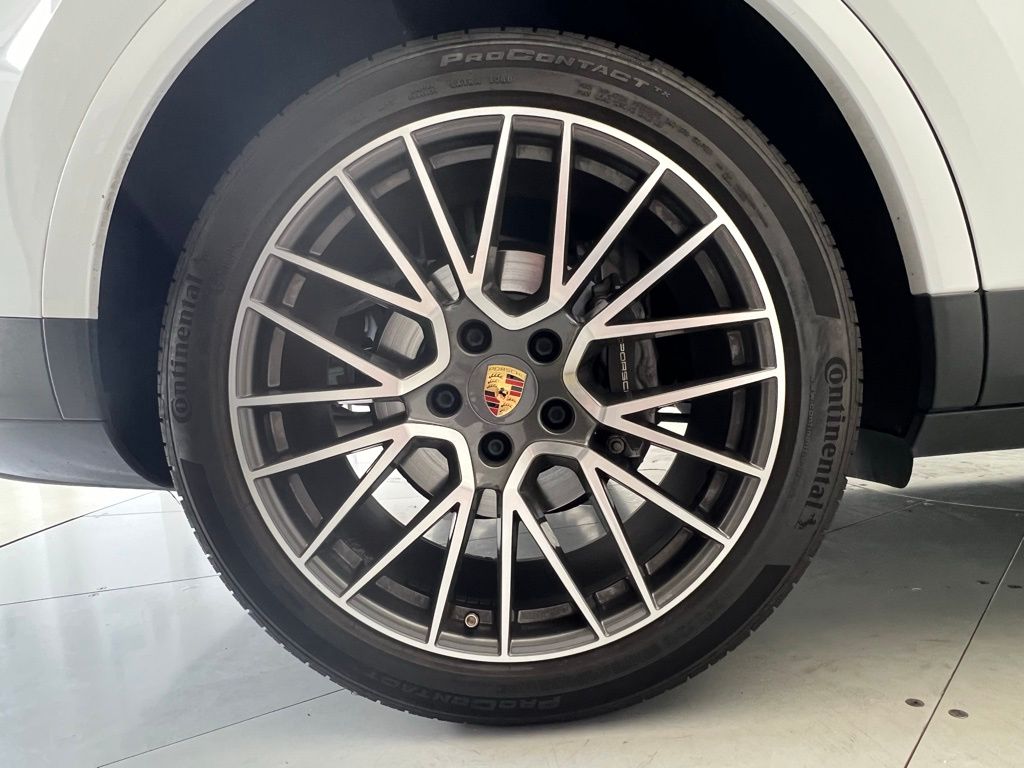 Thumbnail: 2021 Porsche Cayenne - 27