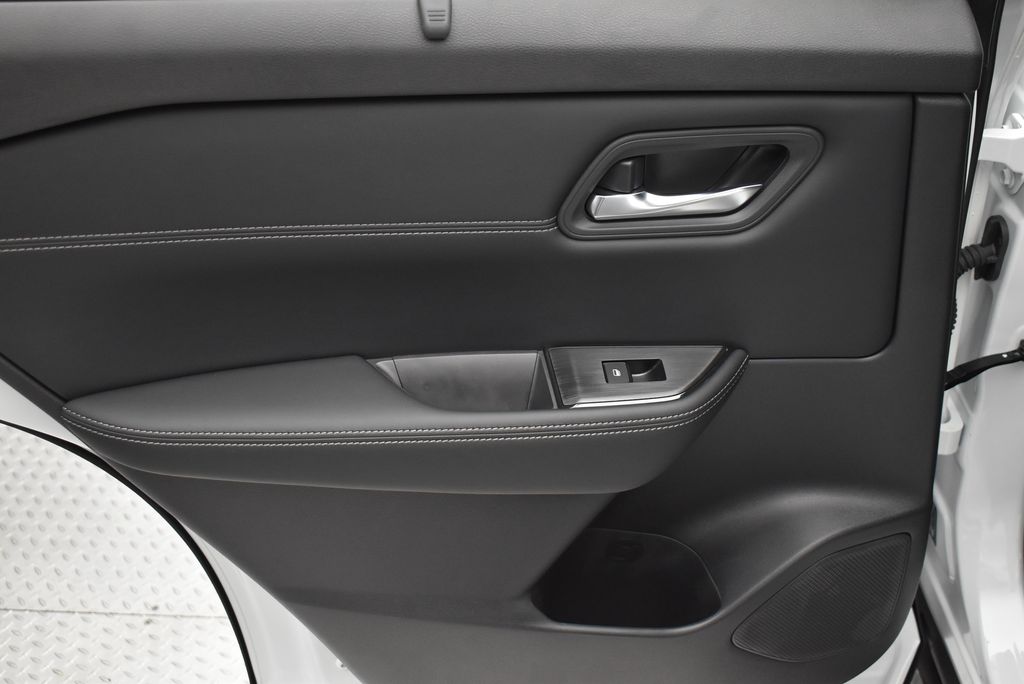 Thumbnail: 2026 Nissan Rogue - 32