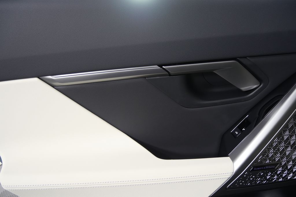 Thumbnail: 2026 BMW i5 - 14