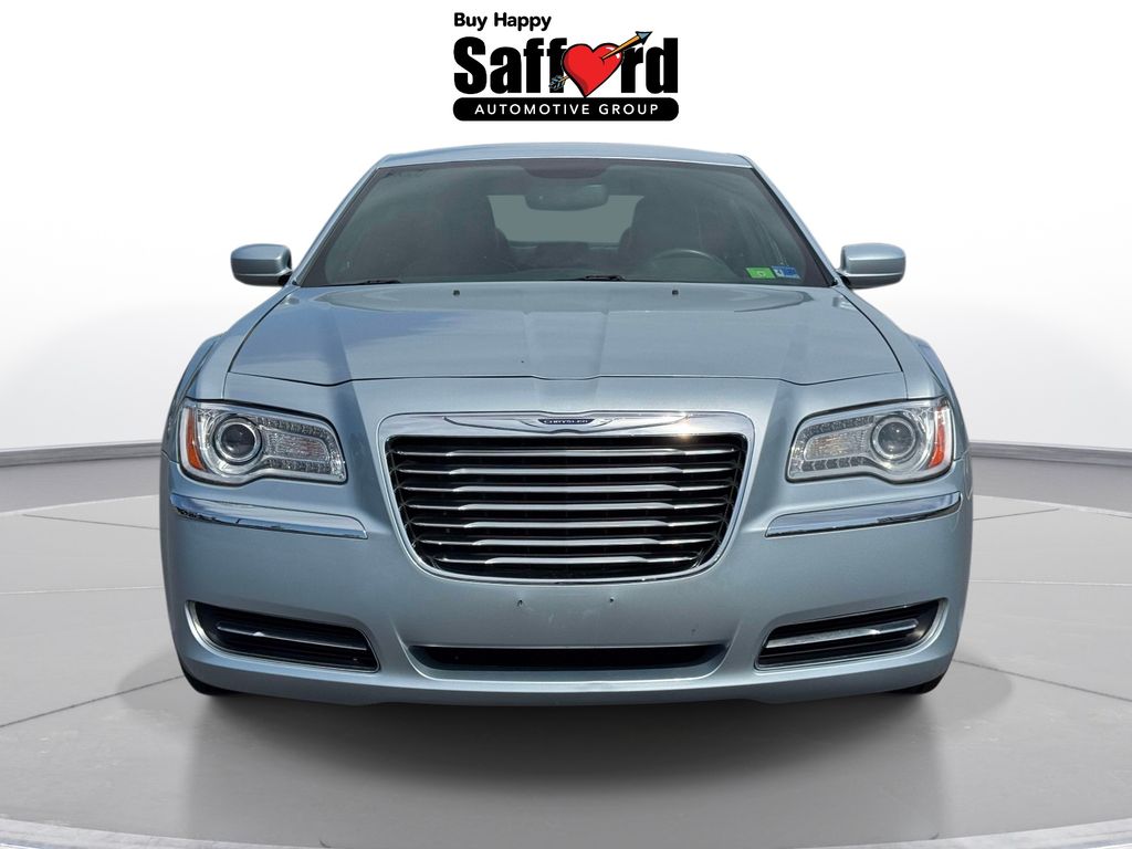 2013 Chrysler 300 Base - Photo 8