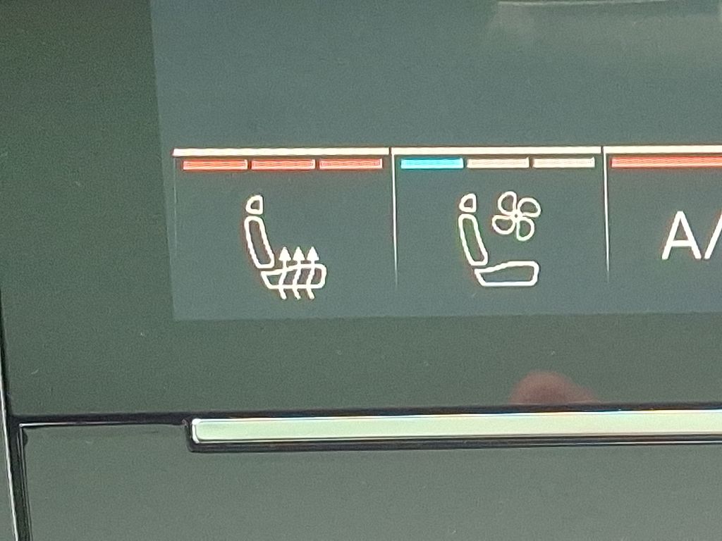 Thumbnail: 2023 Audi e-tron GT - 24