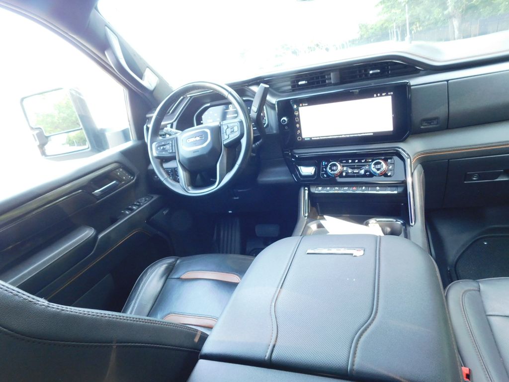 Thumbnail: 2024 GMC Sierra 2500 - 2