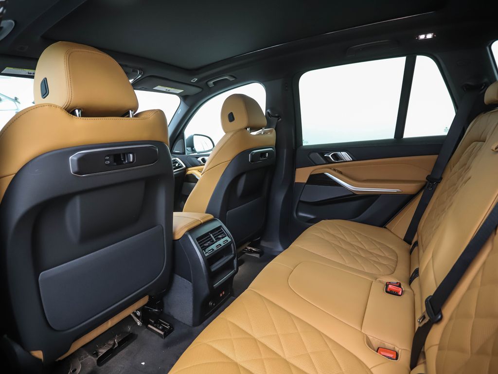 Thumbnail: 2026 BMW X5 - 21