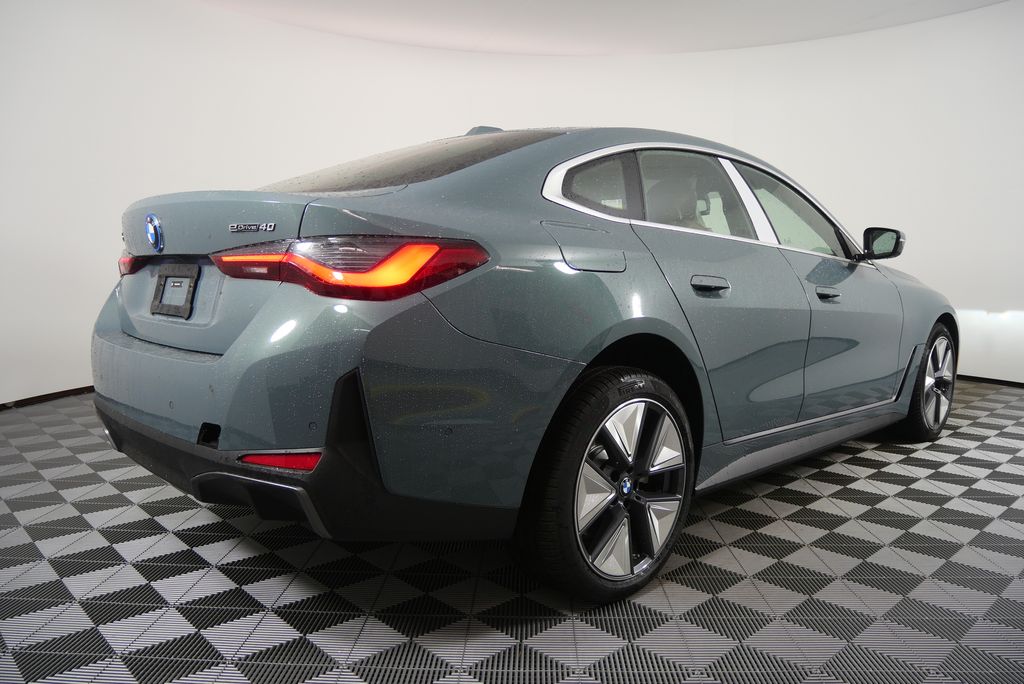 Thumbnail: 2025 BMW i4 - 3