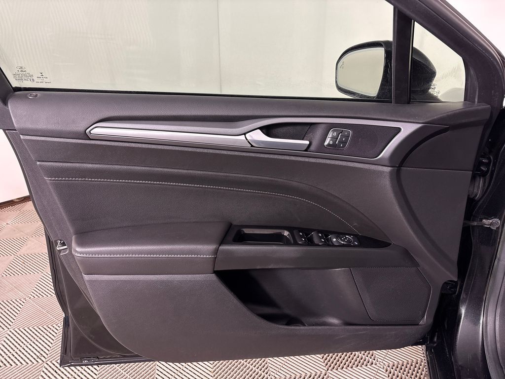 Used 2014 Black Ford Titanium image 23