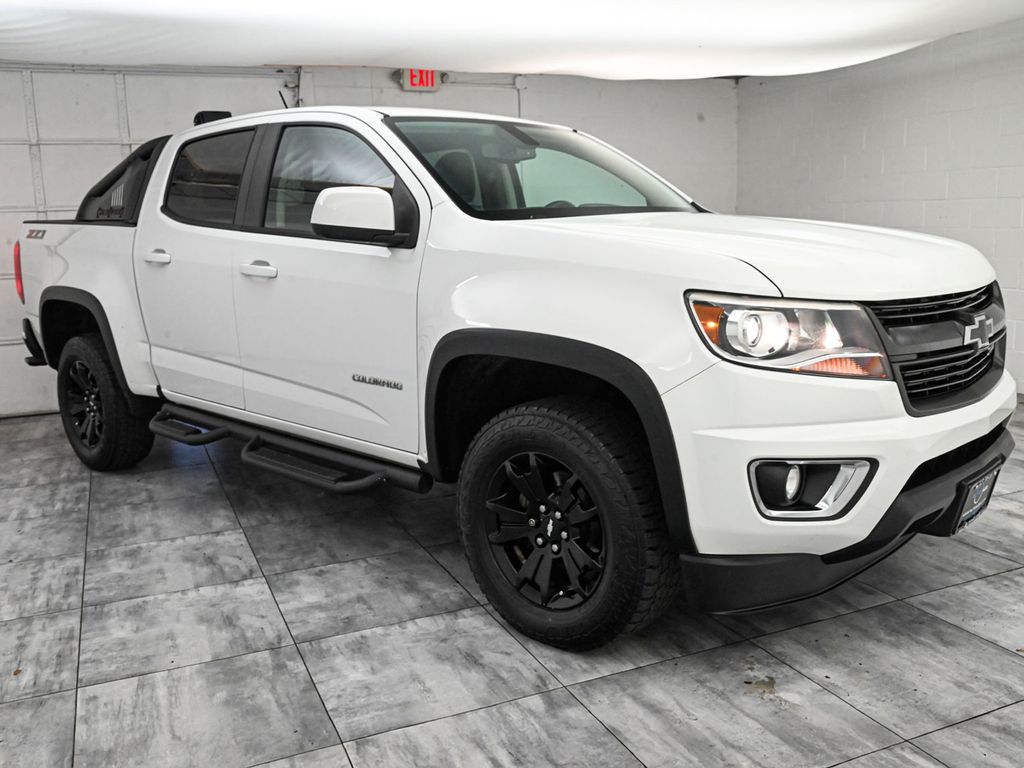 View vehicle photo 3