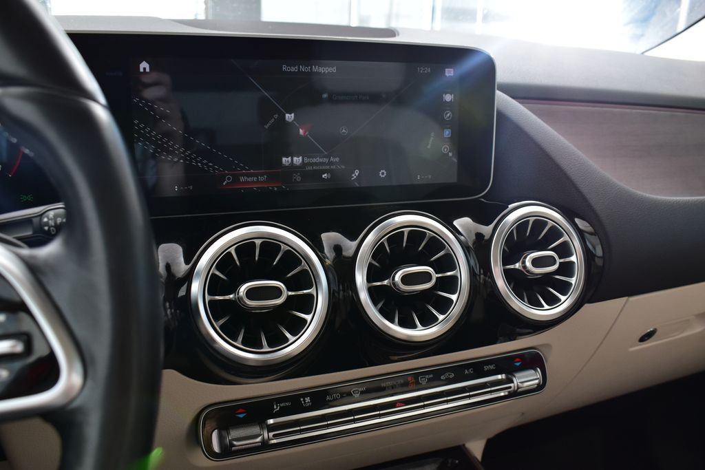 Thumbnail: 2021 Mercedes-Benz GLA - 18