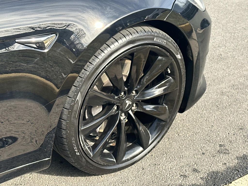 Thumbnail: 2020 Tesla Model S - 18