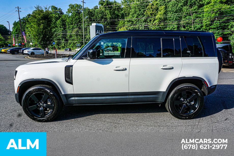 Used 2024 White Land Rover S image 6