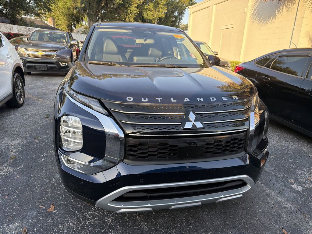 used 2024 Mitsubishi Outlander car, priced at $22,992