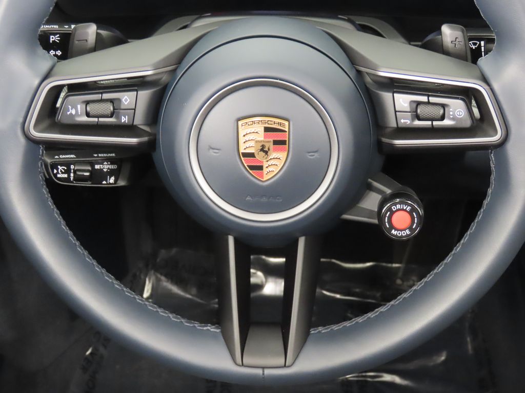 Thumbnail: 2025 Porsche 911 - 26