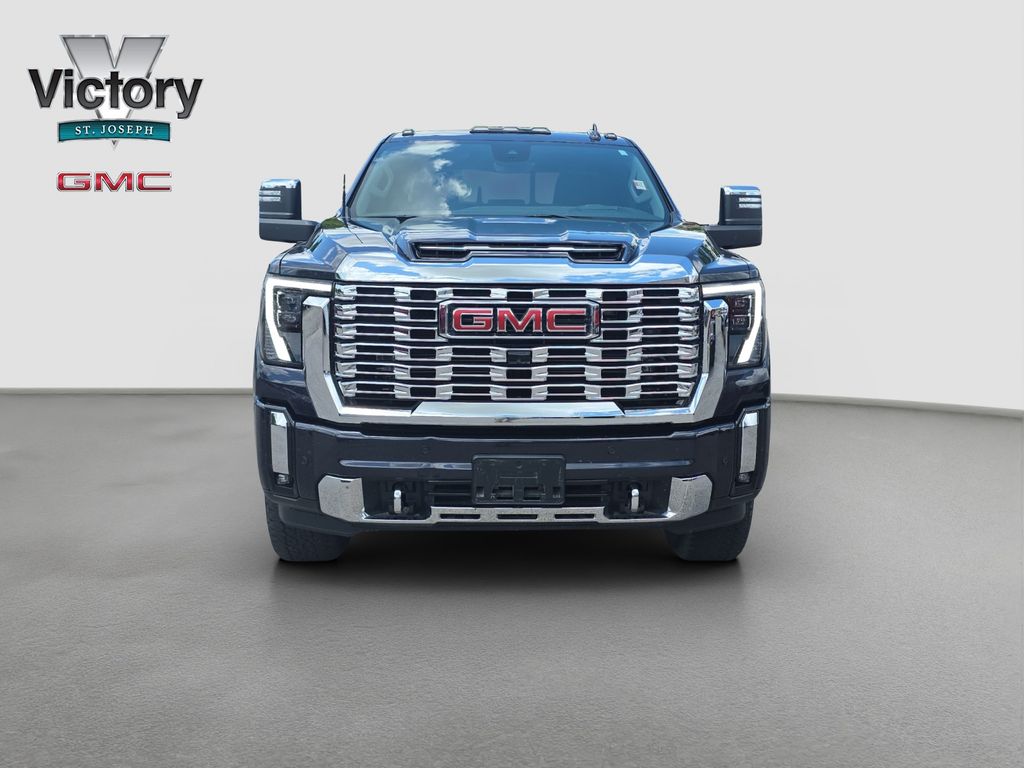 Used 2025 Silver GMC Denali image 2