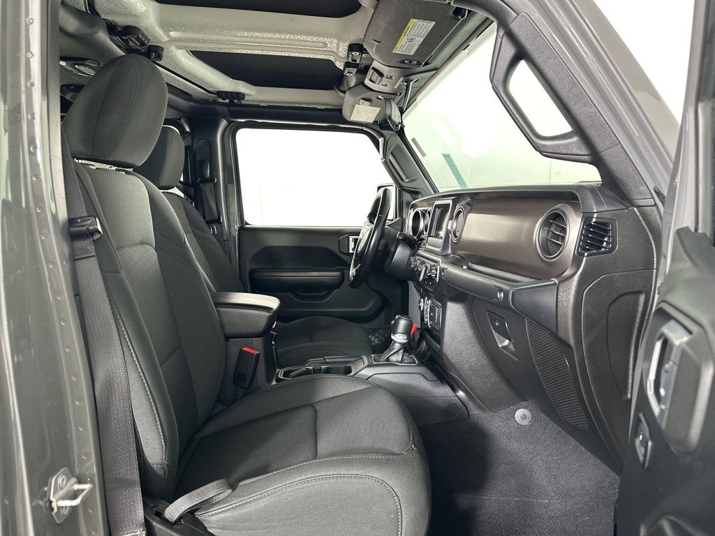 Used 2020 Gray Jeep Sport image 18