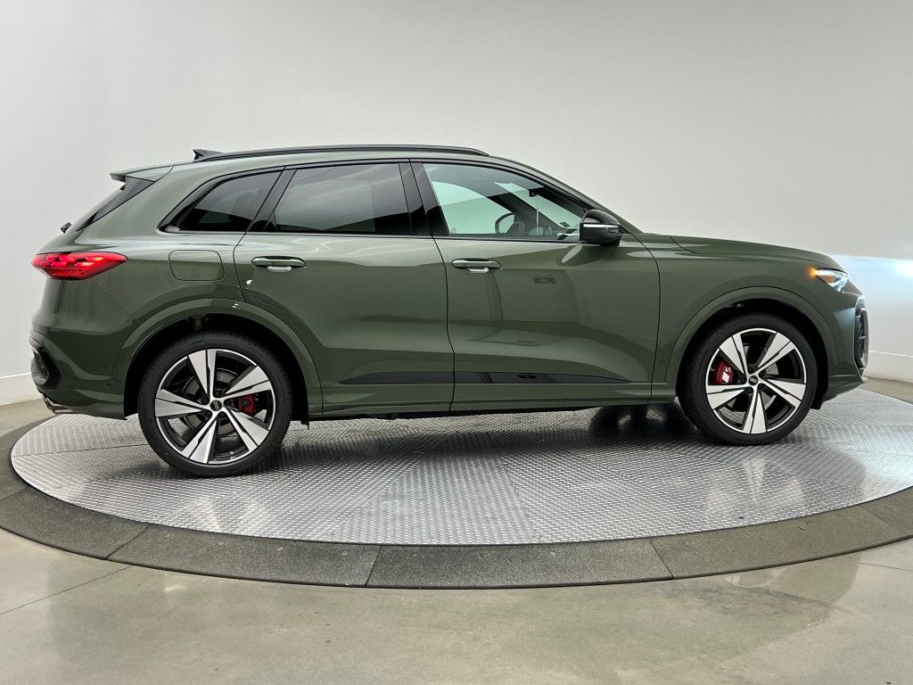 Thumbnail: 2025 Audi SQ5 - 6