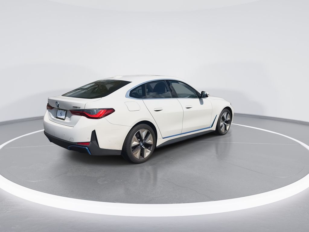 Thumbnail: 2023 BMW i4 - 8