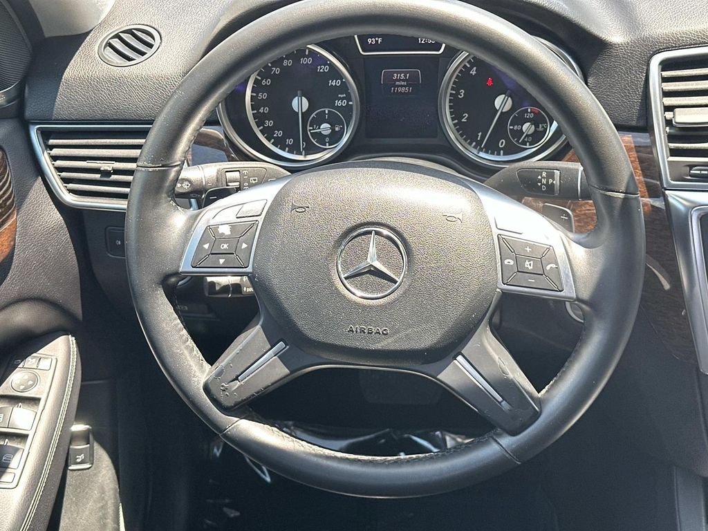 Thumbnail: 2014 Mercedes-Benz M-Class - 22