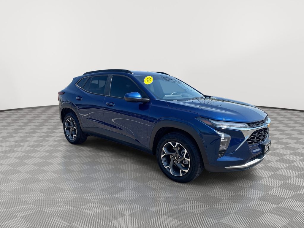 Used 2024 Chevrolet Trax SUV