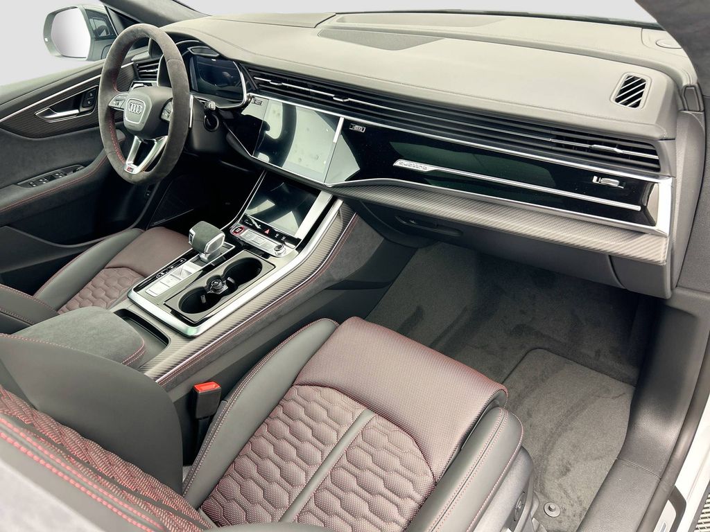 Thumbnail: 2025 Audi RS Q8 - 17