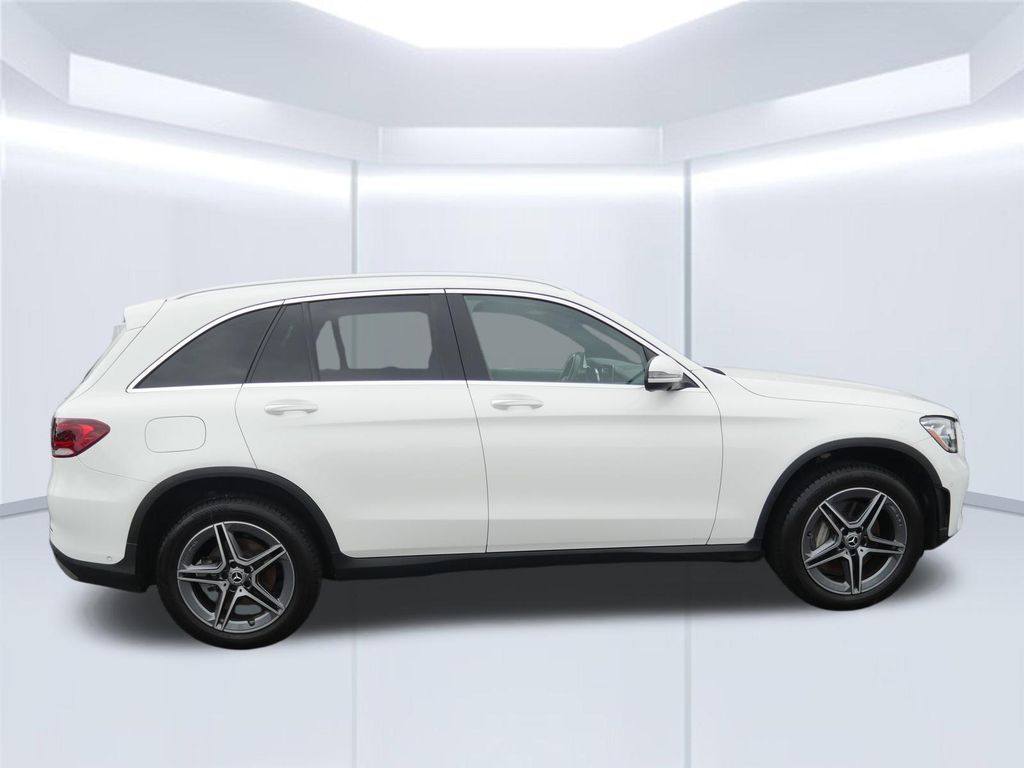 Thumbnail: 2022 Mercedes-Benz GLC - 6
